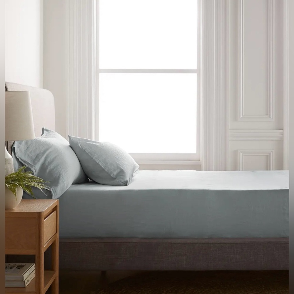 NWT Quince European Linen 3 Pc Fitted Sheet Set, King (Mist)